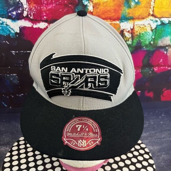 2011 San Antonio Spurs Mitchell & Ness NBA Fitted Hat Cap Size 7 1/4 - Picture 1 of 8